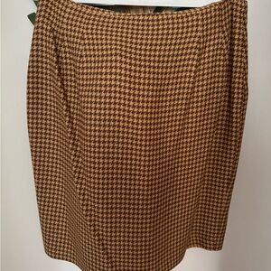 Elegant Houndstooth Pencil Skirt